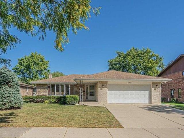 House for sale in Arlington Heights, Illinois