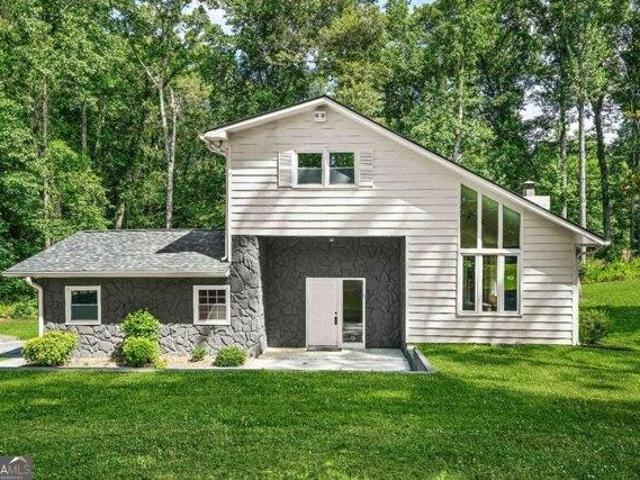 House for sale in Red Oak, Georgia