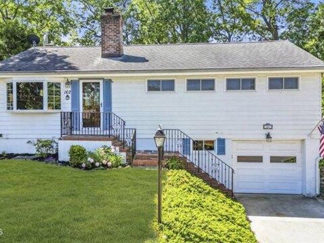House for sale in Atlantic Highlands