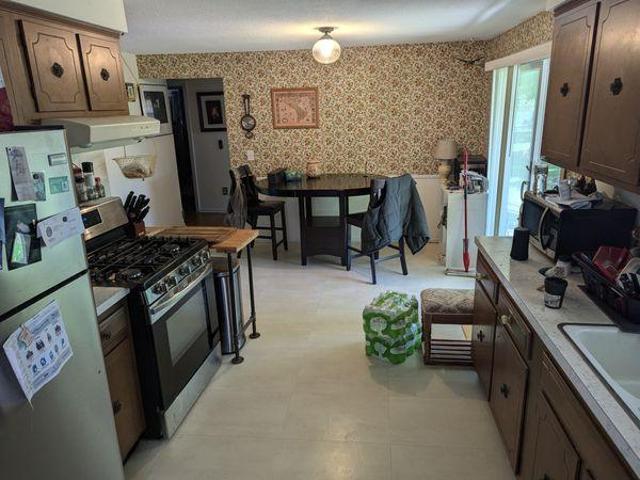 Room for rent in Bristol, Massachusetts