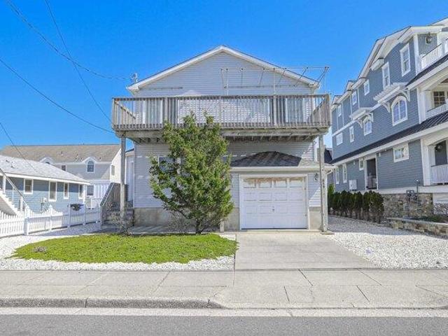 House for sale in Avalon