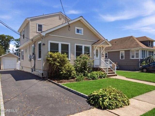 House for sale in Avenel, New Jersey