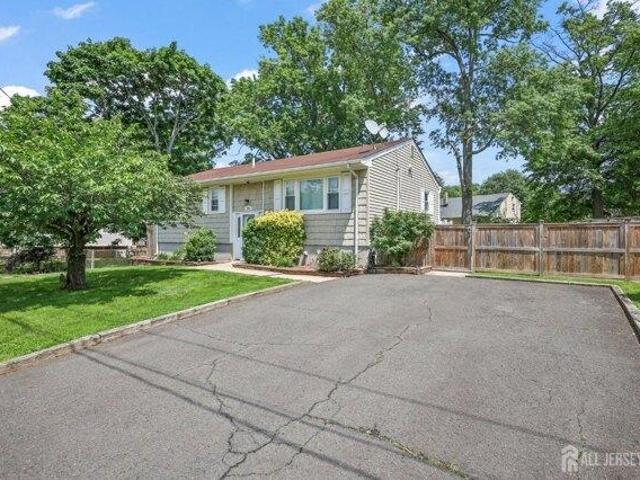 House for sale in Avenel House for sale in Avenel