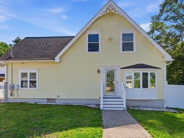 House for sale in Ayer, Massachusetts