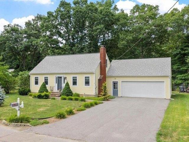 House for sale in Ayer, Middlesex County