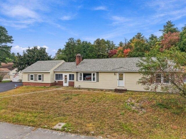 House for sale in Ayer, Middlesex County
