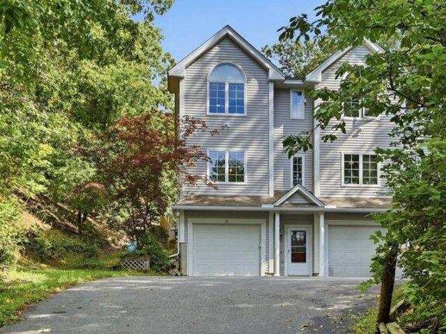 Condo for sale in Ayer, Middlesex County
