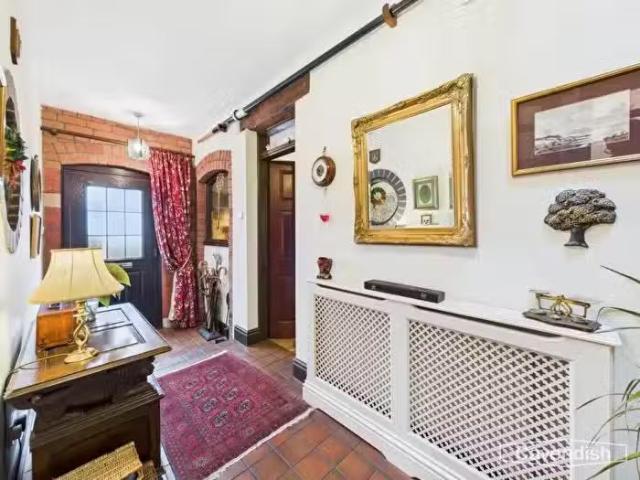 House for sale in Bowling Bank