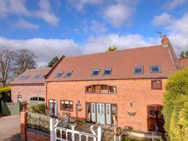 House for sale in Bromsgrove, Worcestershire