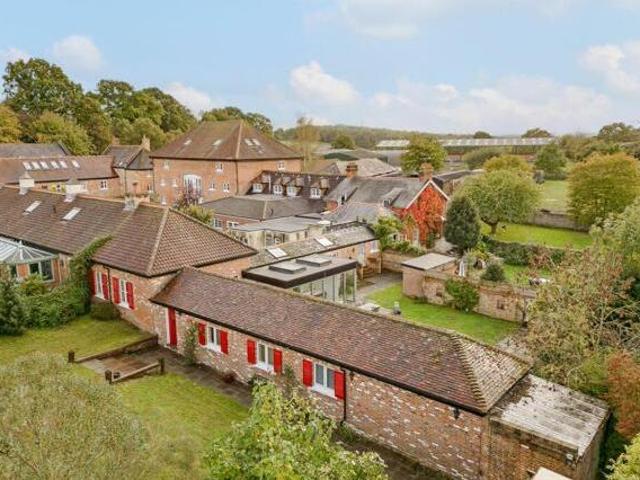 House for sale in Chessington