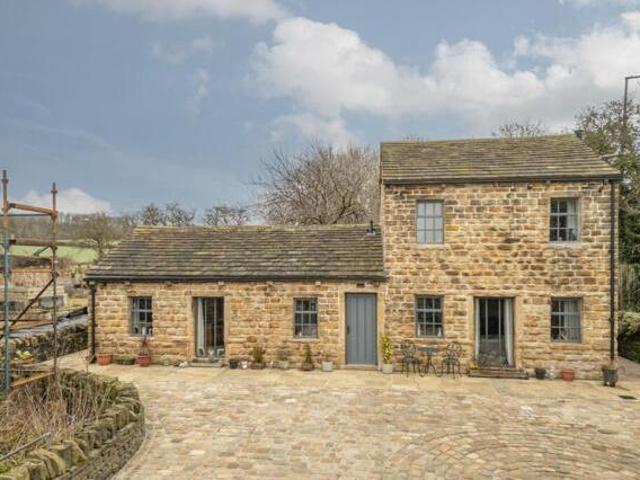 House for sale in Battyeford, Kirklees