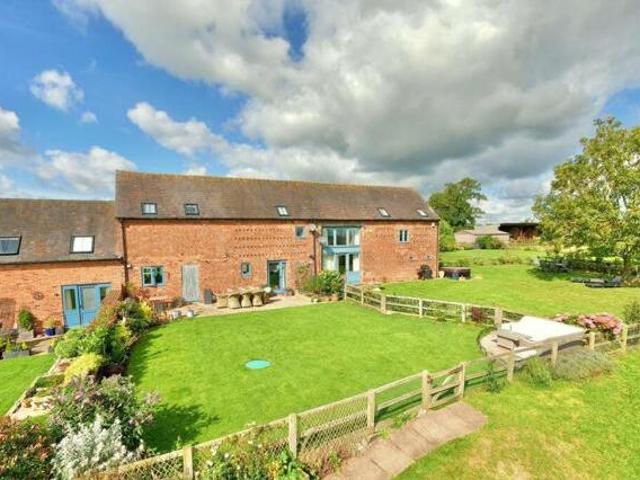 House for sale in Woodseaves, Baswich