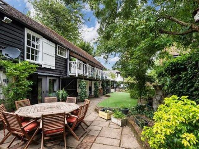 House for sale in The Butts, Kent