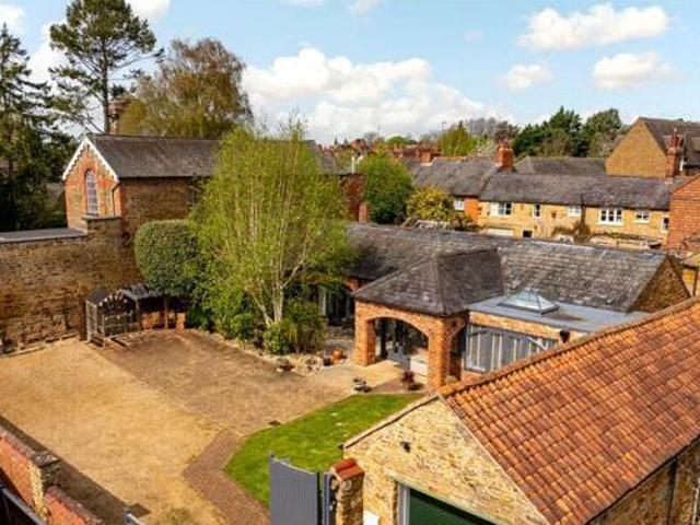 House for sale in Northampton, Northamptonshire