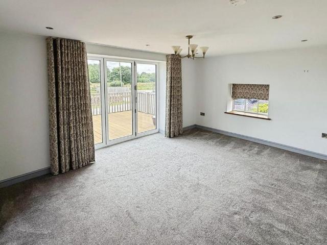 House for rent in Woodford Green, Greater Manchester
