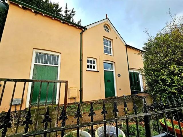 Apartment for rent in Bronllys