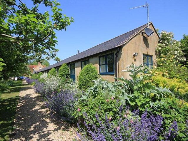 Apartment for rent in Chearsley, Buckinghamshire