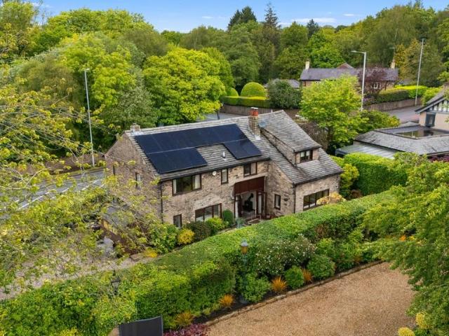 House for sale in Roby Mill, Lancashire