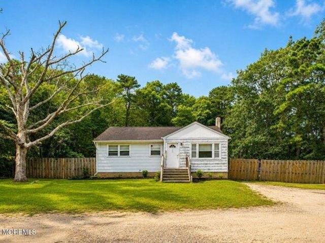 House for sale in Barnegat, New Jersey