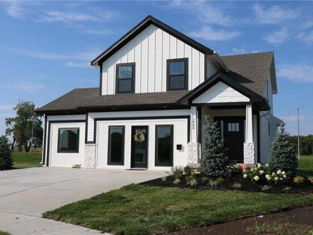 House for sale in Basehor, Kansas