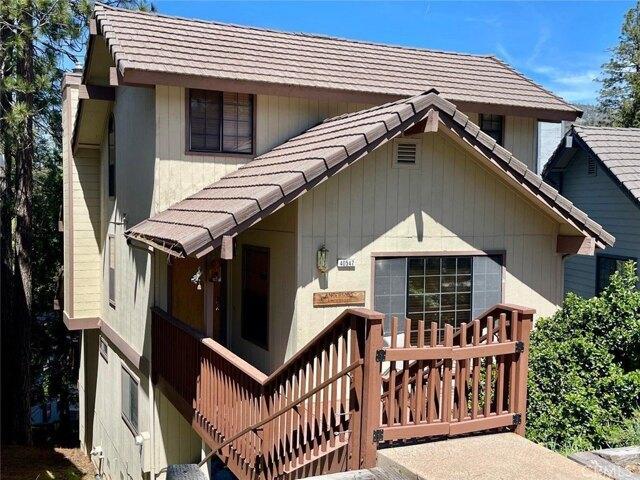 House for sale in Bass Lake