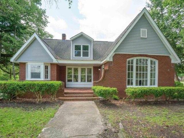House for sale in Batesburg