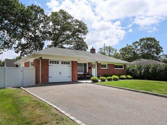 House for sale in Bohemia, New York