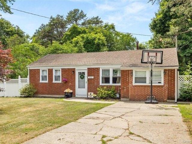 House for sale in Bohemia, New York