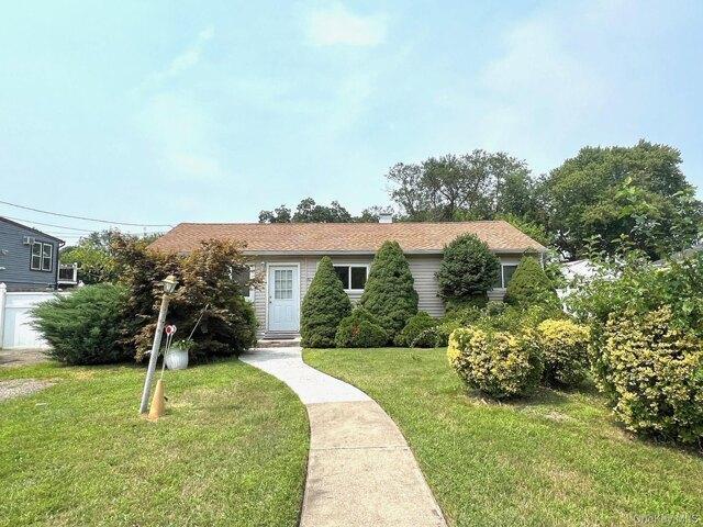 House for sale in Bohemia, New York