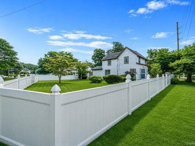 House for sale in Bohemia, New York