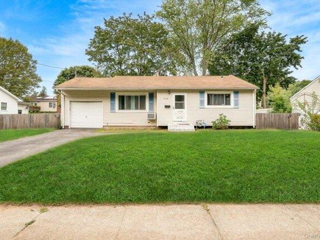 House for sale in Bohemia, New York