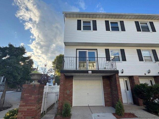 House for sale in Port Johnson, Bayonne