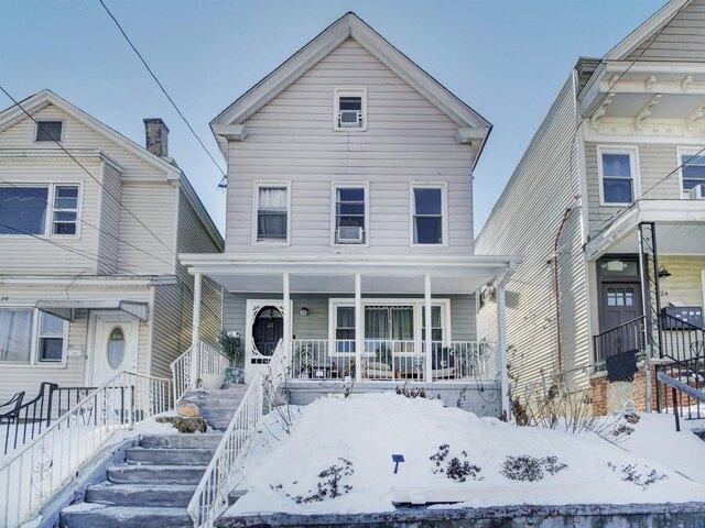 House for sale in Bayonne, Hudson County