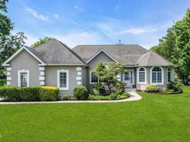 House for sale in Bayville, New Jersey