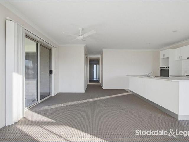 House for rent in Churchill, Victoria