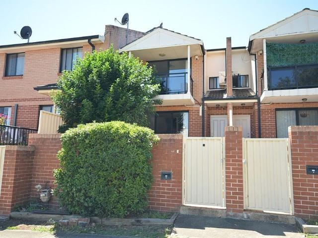 Townhouse for rent in Sydney, New South Wales