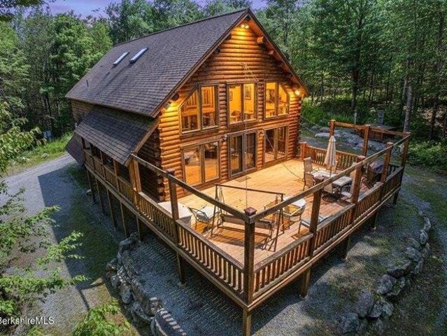 House for sale in Indian Lake Association, Becket