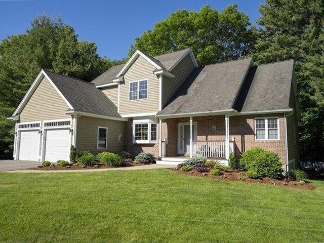 Condo for sale in Bedford, Massachusetts