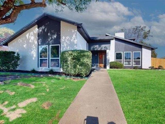 House for sale in Bedford, Texas