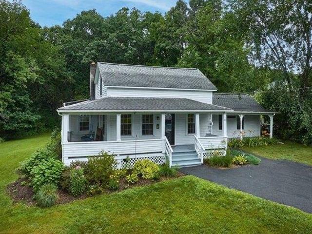House for sale in Belchertown Center, Belchertown
