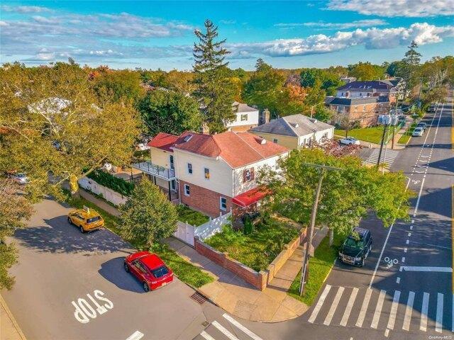 House for sale in Queens, Arverne