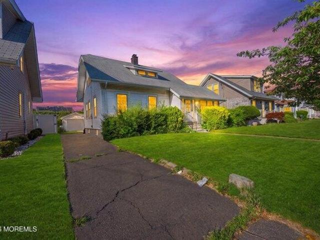 House for sale in Bloomfield, New Jersey