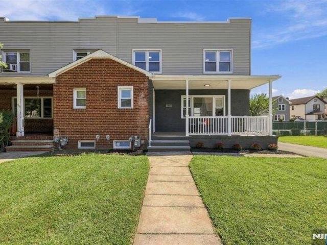 House for sale in Belleville, Essex County