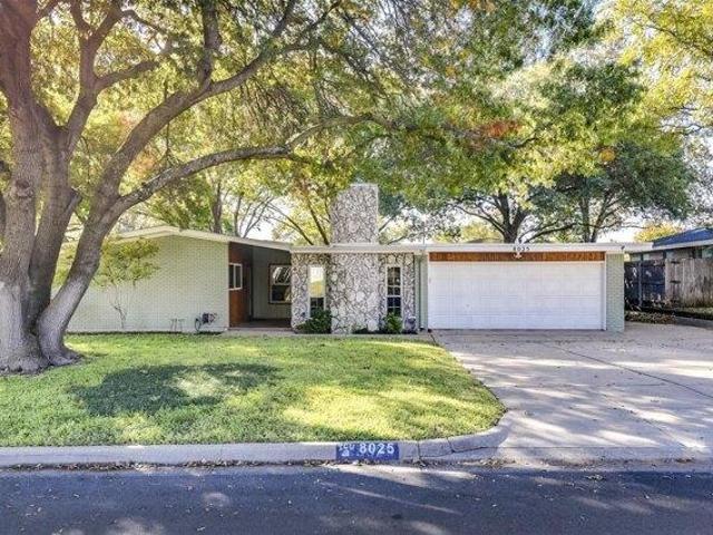 House for sale in Benbrook, Texas