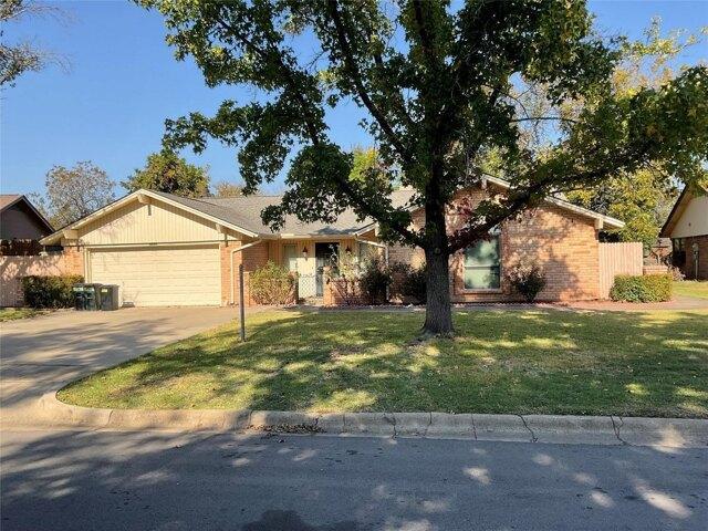 House for sale in Benbrook, Texas