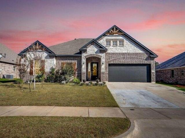 House for sale in Benbrook, Texas