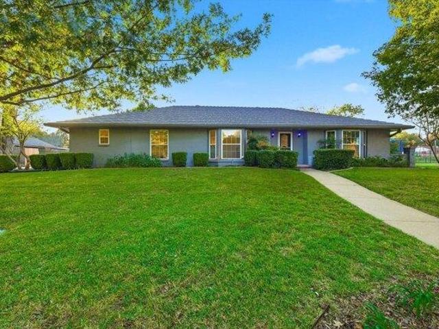 House for sale in Benbrook, Texas