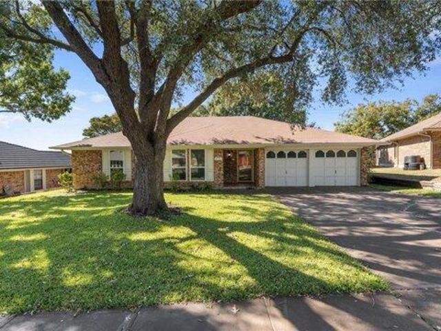 House for sale in Benbrook, Texas