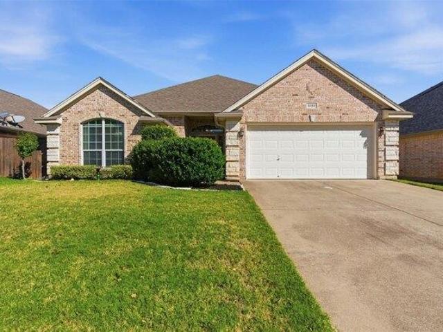 House for sale in Benbrook, Texas