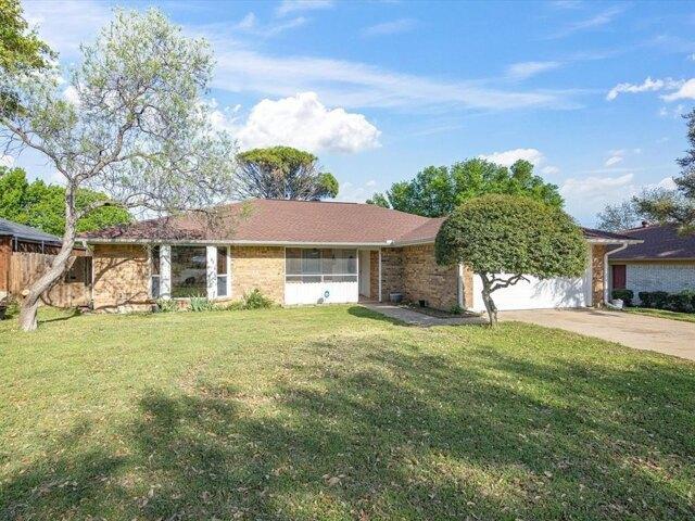 House for sale in Benbrook House for sale in Benbrook